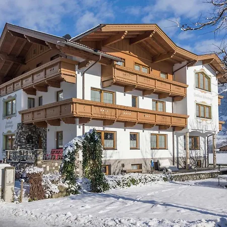 Guest house Gaestehaus Schneeberger